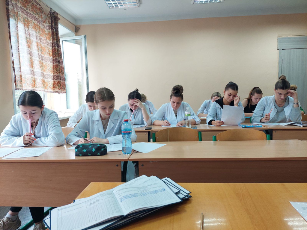 На кафедрі патофізіології 15.06.2024 р. був проведений іспит  з ОПП "Фармація" .
